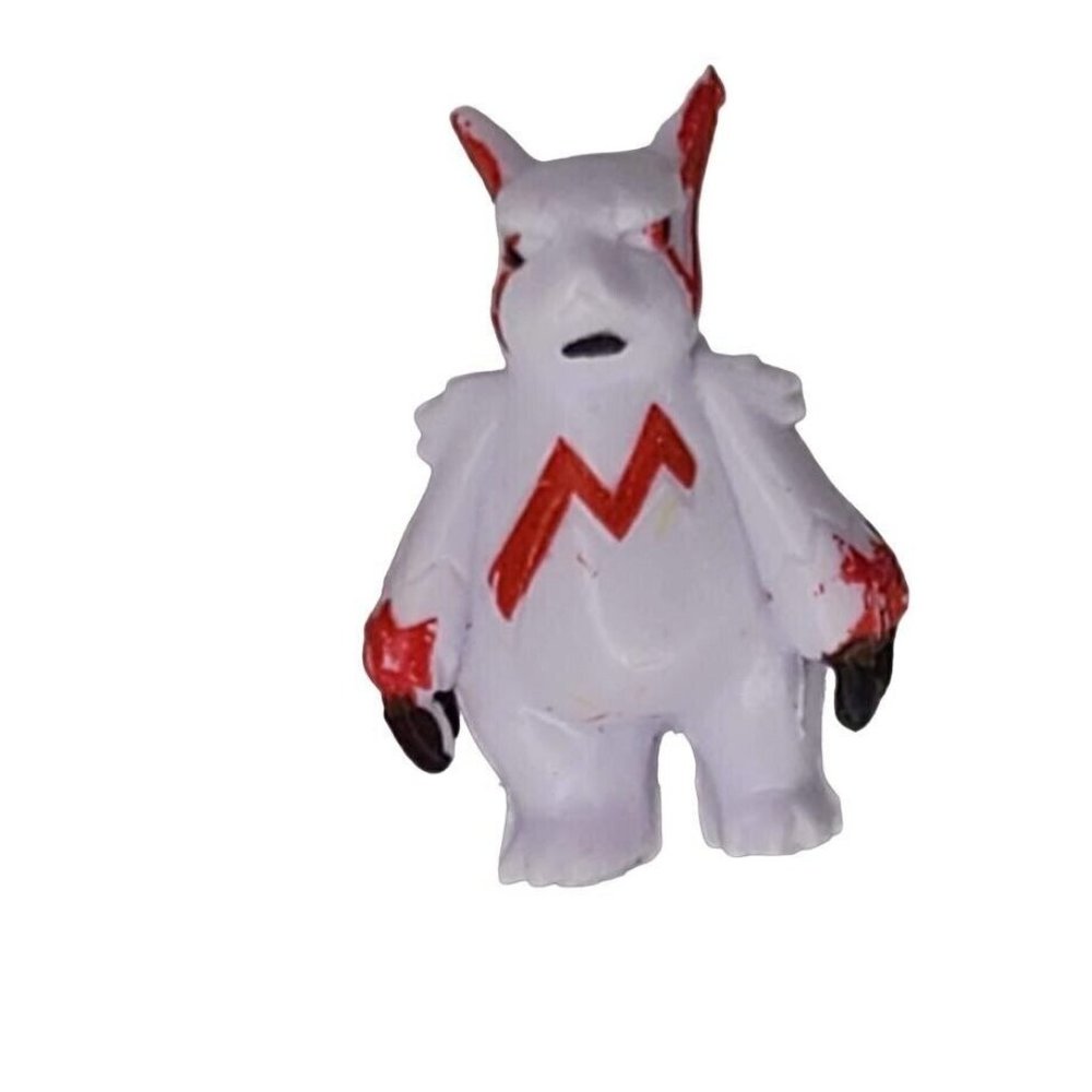 Pokemon 2000s Mini Vinyl RL Gumball Miniature Size Zangoose Action Figure